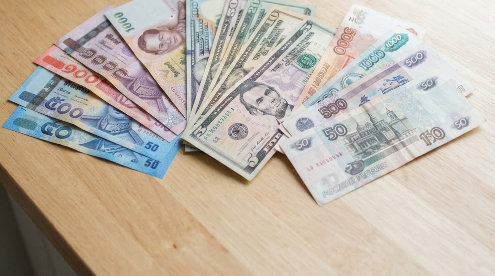 Обмен валют на Пхукете